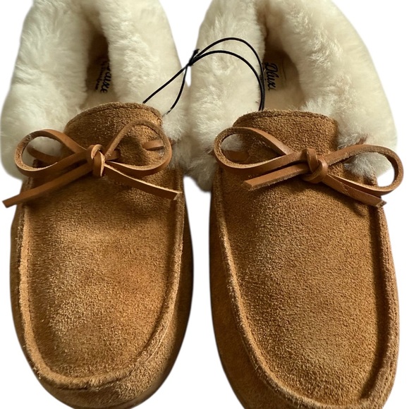 Dluxe by Dearfoams Woman’s Genuine Shearling Moc Slippers Chestnut Brown Size 7 - Picture 2 of 5